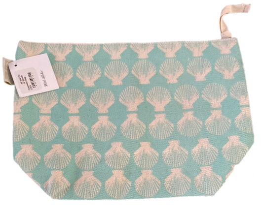 SoHa LIVING ハワイ限定 ALL WE DO IS BEACH 貝柄 ポーチ ライトブルーL